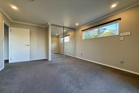 Photo of property in 13 Van Dyke Place, West Harbour, Auckland, 0618