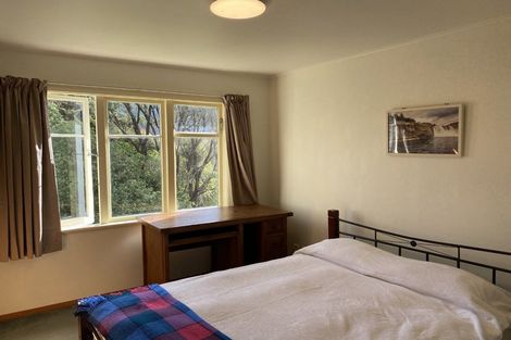 Photo of property in 3 Cecil Road, Tawa, Wellington, 5028