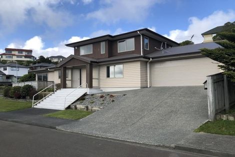 Photo of property in 1 Boronia Grove, Maungaraki, Lower Hutt, 5010