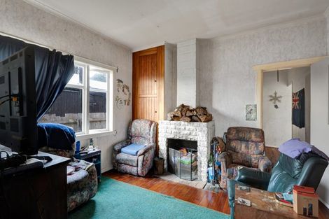 Photo of property in 10 Harbour Street, Moturoa, New Plymouth, 4310