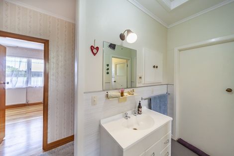 Photo of property in 34 Domain Road, Waipawa, 4210