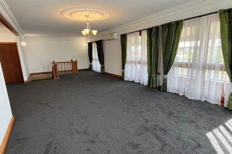 Photo of property in 24 Hurstbourn Priors, Goodwood Heights, Auckland, 2105