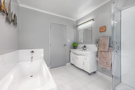 Photo of property in 34 Western Rise, Ohau, Levin, 5570