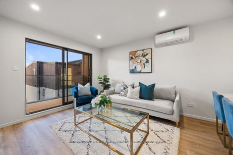 Photo of property in 10a Prince Regent Drive, Half Moon Bay, Auckland, 2012