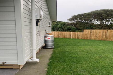 Photo of property in 8 Ngarue Place, Waitara, 4320