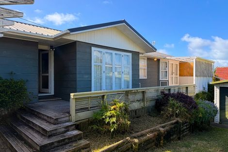 Photo of property in 145 Chivalry Road, Glenfield, Auckland, 0629