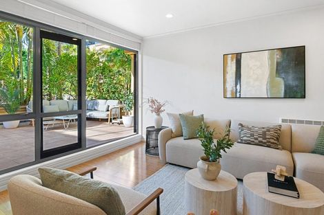 Photo of property in 1p/7-11 Bute Road, Browns Bay, Auckland, 0630