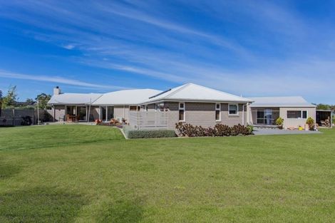 Photo of property in 8 Riverside Way, Amberley, 7410