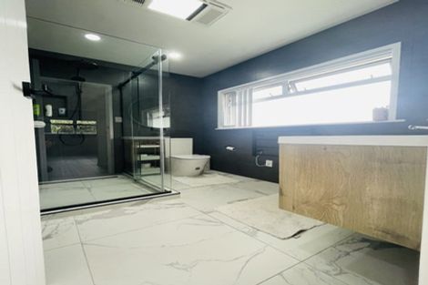 Photo of property in 5 Freshney Place, Hillpark, Auckland, 2102