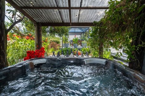 Photo of property in 104 Ferry Road, Clive, 4102