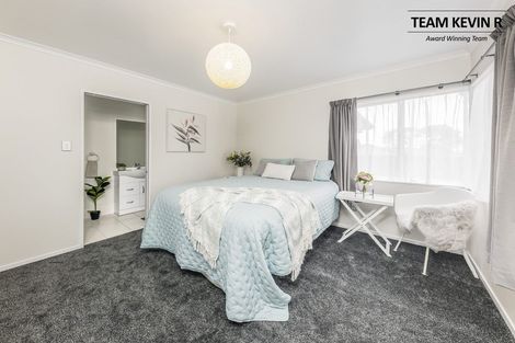 Photo of property in 5 Reyland Close, Weymouth, Auckland, 2103