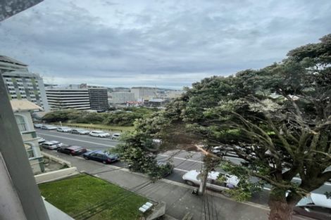 Photo of property in 28 Macdonald Crescent, Te Aro, Wellington, 6011