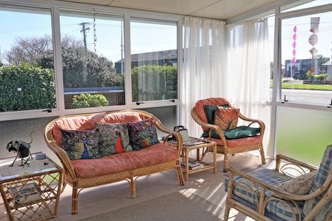 Photo of property in 129 Queen Street West, Levin, 5510