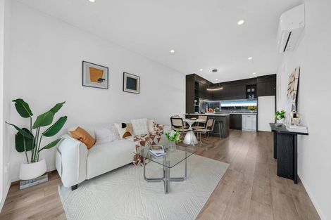 Photo of property in 5/220 Pakuranga Road, Pakuranga Heights, Auckland, 2010