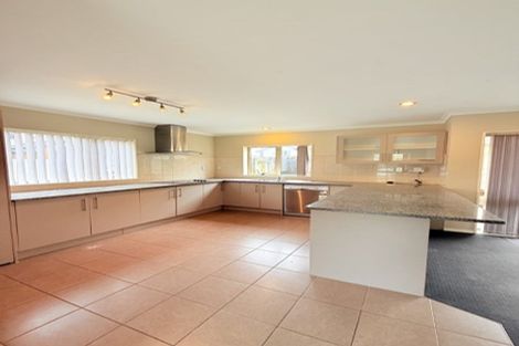 Photo of property in 2 Tavua Lane, Ranui, Auckland, 0612