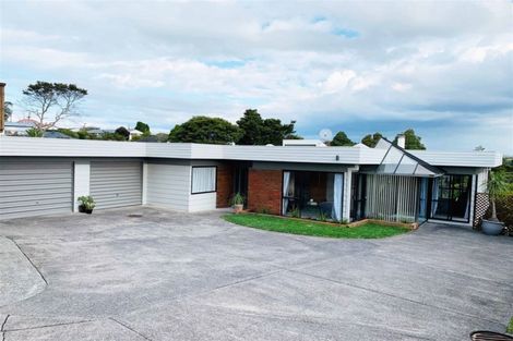 Photo of property in 2/26 Dudding Avenue, Northcote, Auckland, 0627