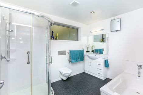 Photo of property in 14 Nursery Place, Westown, New Plymouth, 4310