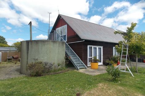 Photo of property in 32 Pioneer Highway, Awapuni, Palmerston North, 4412