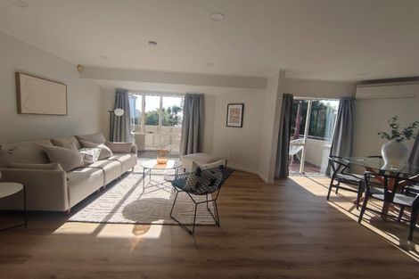 Photo of property in 18a Jacanas Place, Unsworth Heights, Auckland, 0632