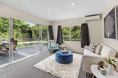 Photo of property in 11 Cecil Road, Tawa, Wellington, 5028