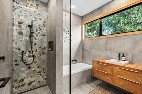 Photo of property in 80 Point Wells Road, Point Wells, Warkworth, 0986