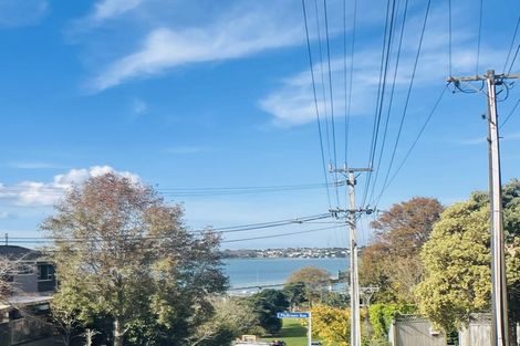 Photo of property in 127 Exmouth Road, Northcote, Auckland, 0627