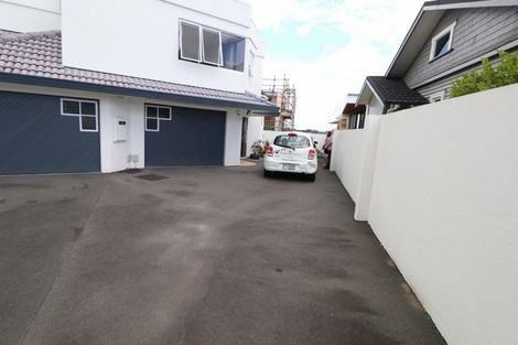 Photo of property in 212b Devonport Road, Tauranga, 3110
