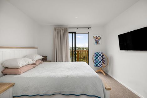 Photo of property in 6 Greenvale Place, Welcome Bay, Tauranga, 3112