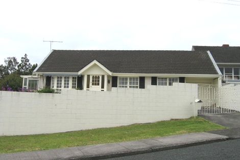 Photo of property in 1/1 Benders Avenue, Hillcrest, Auckland, 0627