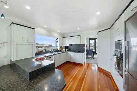 Photo of property in 9 Bury Grove, Strathmore Park, Wellington, 6022