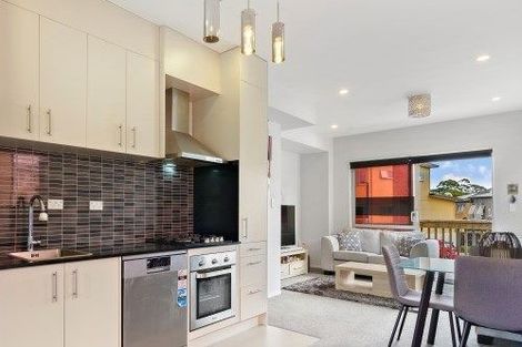 Photo of property in 23/11 Ray Small Drive, Papakura, 2110