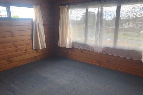 Photo of property in 30 Sikkim Crescent, Clover Park, Auckland, 2019