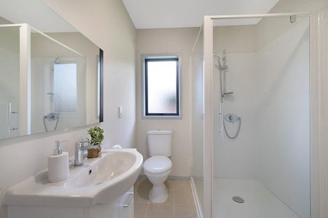 Photo of property in 9 Woodbank Drive, Glen Eden, Auckland, 0602