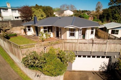 Photo of property in 5 Kendal Place, Merrilands, New Plymouth, 4312