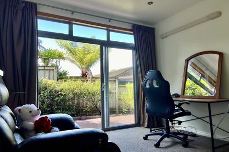 Photo of property in 49 Penguin Drive, Murrays Bay, Auckland, 0630