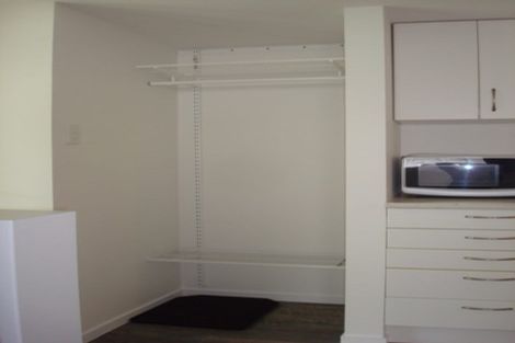 Photo of property in 17 Valron Road, Te Atatu South, Auckland, 0602