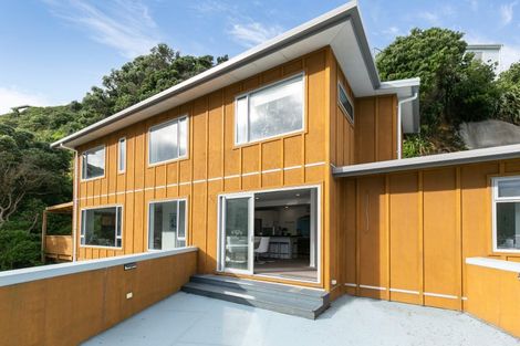 Photo of property in 8 Owhiro Bay Parade, Island Bay, Wellington, 6023