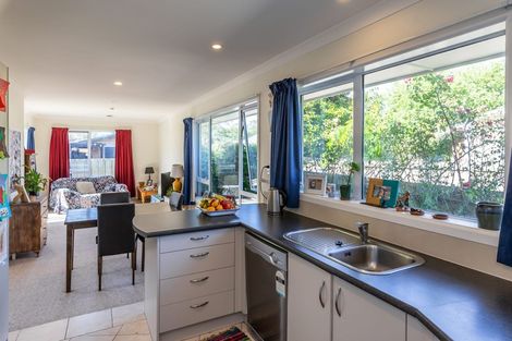 Photo of property in 28 Warren Crescent, Hillmorton, Christchurch, 8025