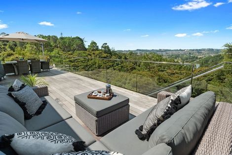 Photo of property in 393 Paremoremo Road, Paremoremo, Auckland, 0632