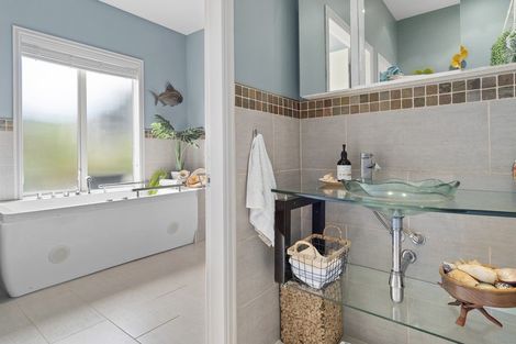 Photo of property in 15 Lynley Park Drive, Omokoroa, 3114