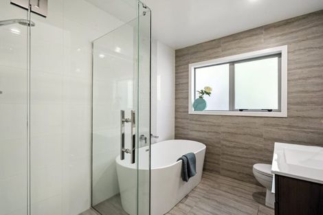 Photo of property in 141a Arran Road, Browns Bay, Auckland, 0630