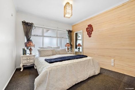 Photo of property in 1/523 Glenfield Road, Glenfield, Auckland, 0629