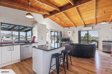 Photo of property in 63 Simpson Road, Ranui, Auckland, 0612