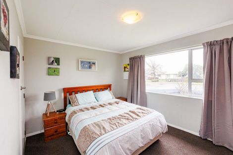 Photo of property in 8 Suzanne Grove, Kelvin Grove, Palmerston North, 4414