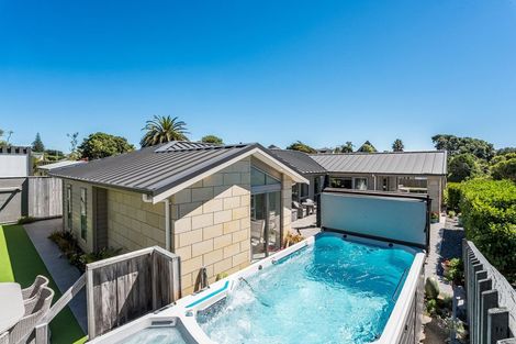 Photo of property in 118 Rosetta Road, Raumati South, Paraparaumu, 5032