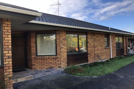 Photo of property in 18 Ruapehu Drive, Fitzherbert, Palmerston North, 4410