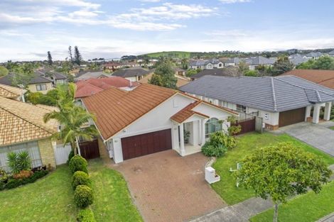 Photo of property in 7 Thornbury Crescent, East Tamaki Heights, Auckland, 2016