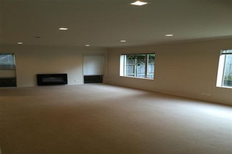 Photo of property in 68 Ngahue Drive, Stonefields, Auckland, 1072