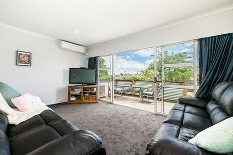Photo of property in 6a Te Uruhi Grove, Paraparaumu, 5032