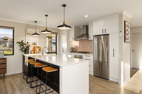 Photo of property in 60 Puhirake Crescent, Pyes Pa, Tauranga, 3112